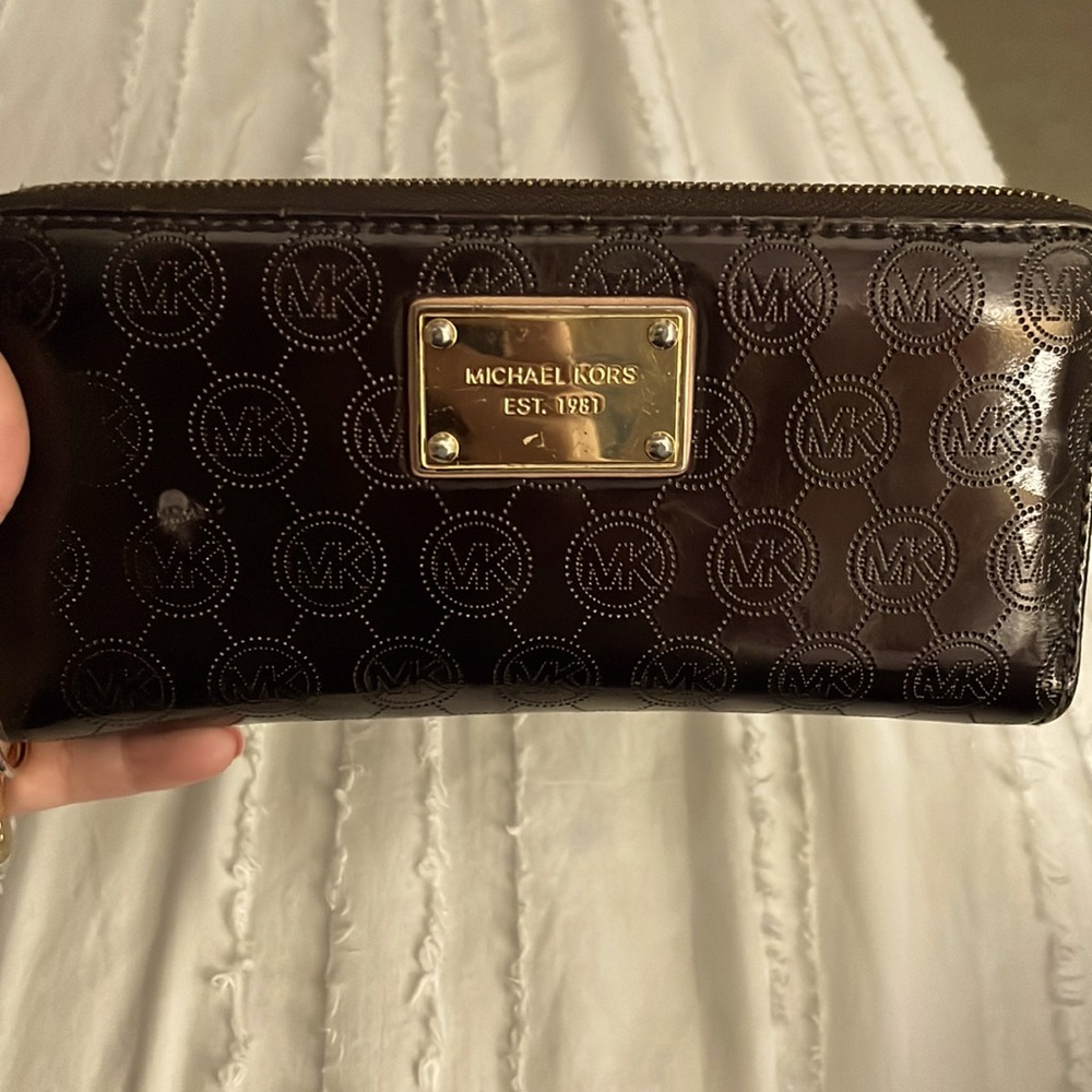 Michael Kors plum wallet